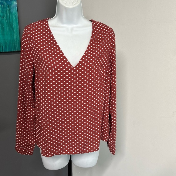 Forever 21 Women’s Small Polka Dot V Neck Blouse‎ Roll Tab Sleeve Classic Dainty - Picture 1 of 14